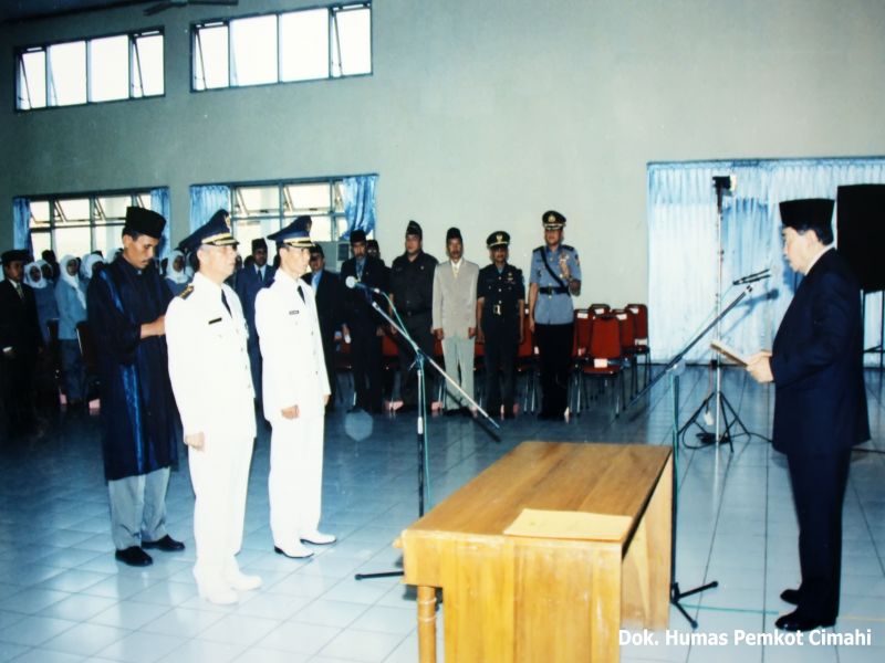 Pelantikan Walikota Depinitif Kota Cimahi Ir. HM Itoc Tochija MM dan Wakil Walikota Dedih Junaedi