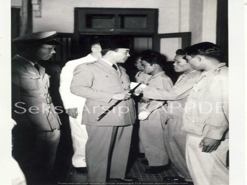 Kunjungan Presiden Sukarno ke Rumah Sakit Militer Cimahi
