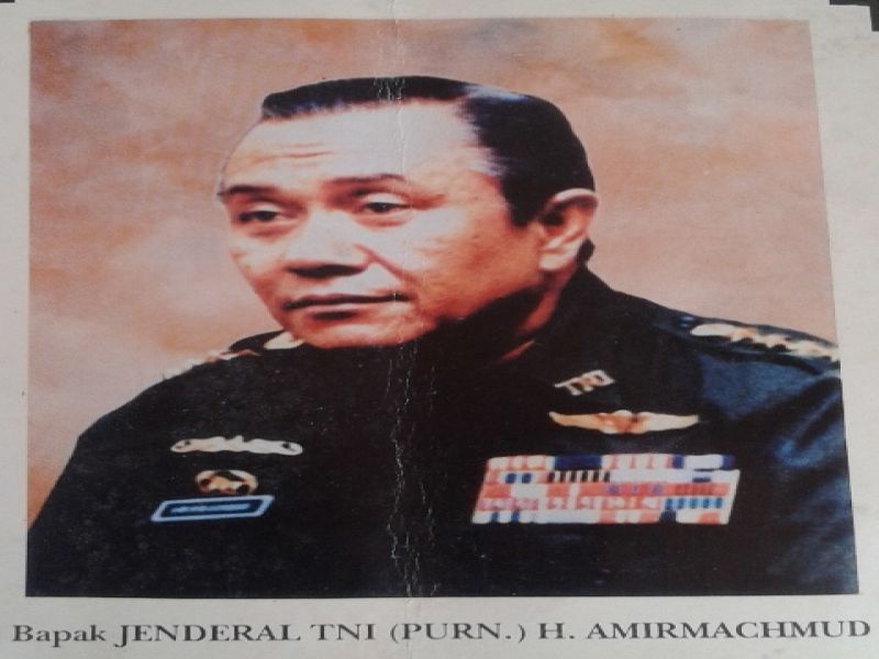 Foto Jenderal Amir Machmud
